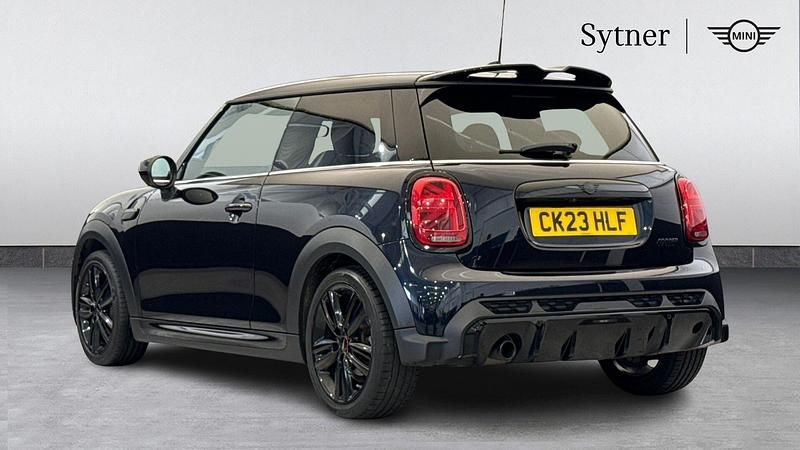 Używany Mini Cooper Hatch 134 KM (98 kW) 2023 Czarny Hatchback