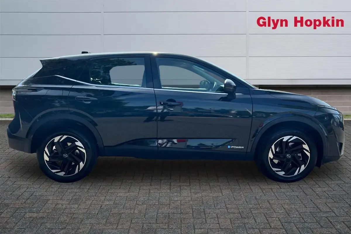 Used Nissan Qashqai Acenta Premium 190 HP (139 kW) 2025 Black SUV