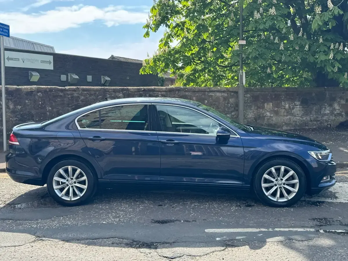 Used VW Passat Business 150 HP (110 kW) 2016 Blue Sedan