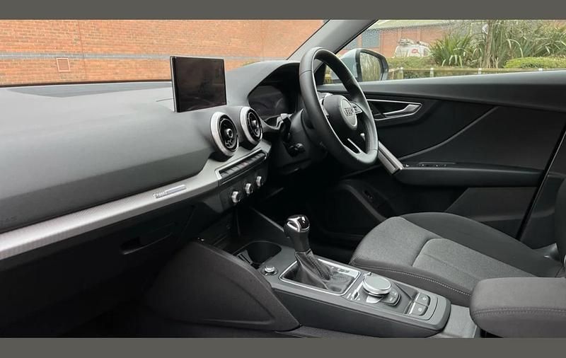 Used Audi Q2 Sport 147 HP (108 kW) 2023 Silver SUV