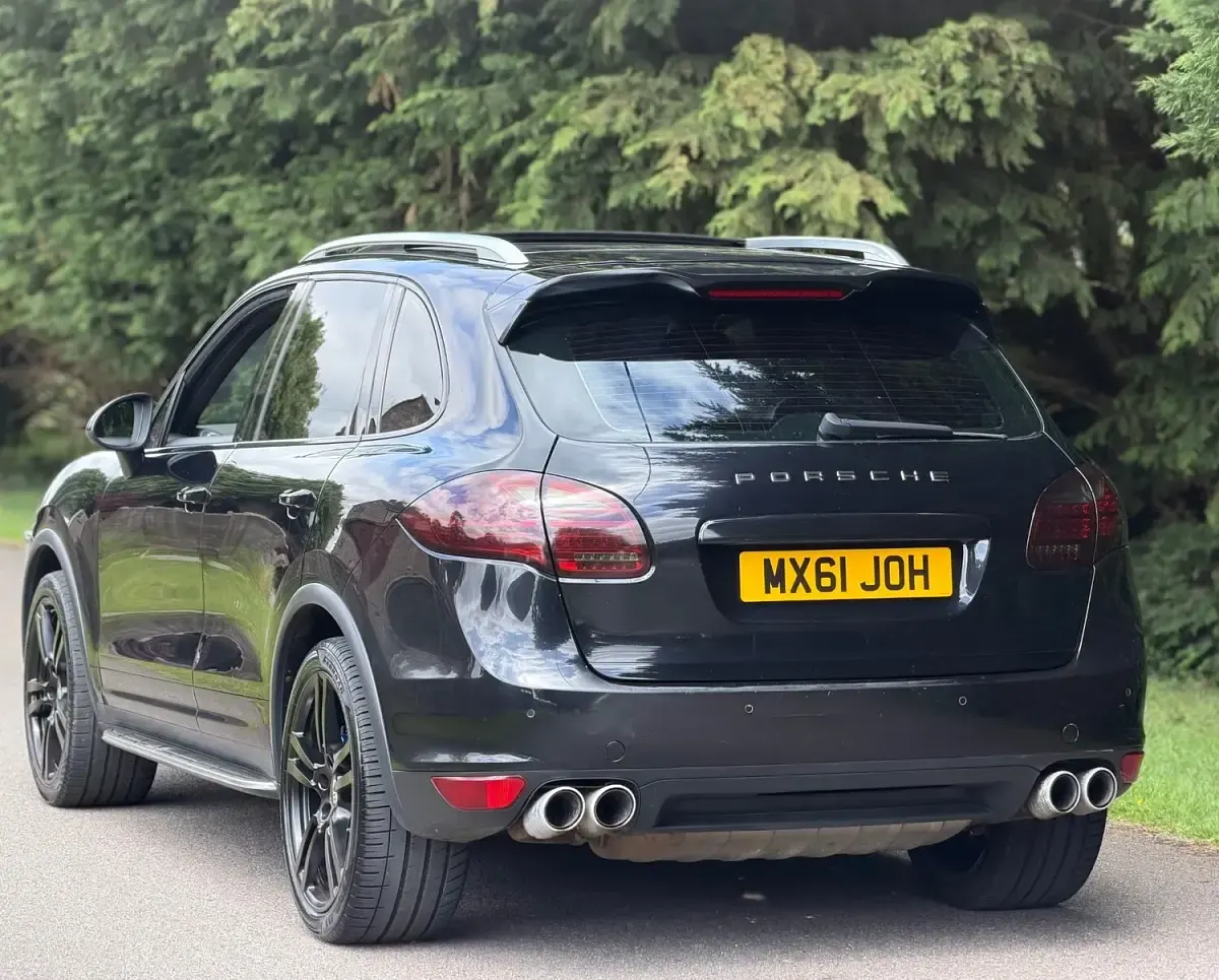 Used Porsche Cayenne 245 HP (180 kW) 2011 Black SUV