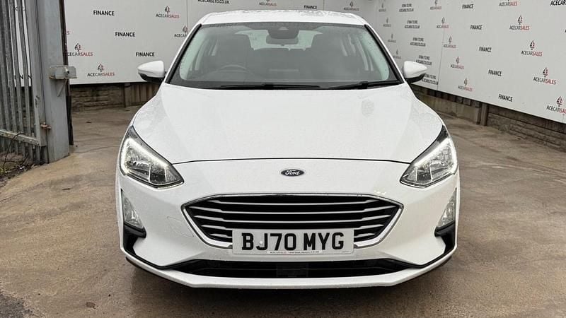 Used Ford Focus Zetec 120 HP (88 kW) 2020 White Hatchback