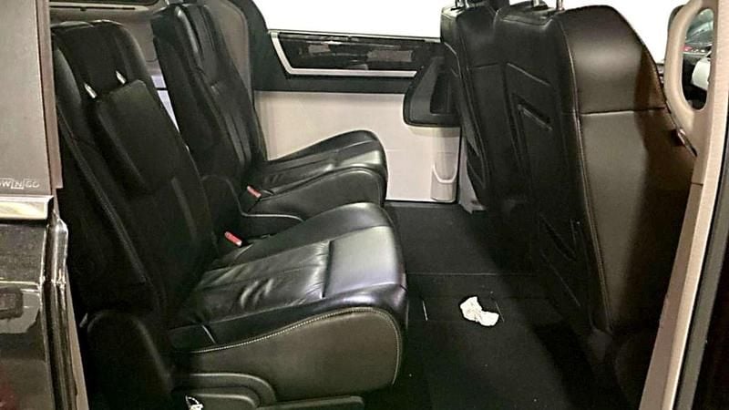 Used Chrysler Grand Voyager Limited 178 HP (130 kW) 2013 Black MPV