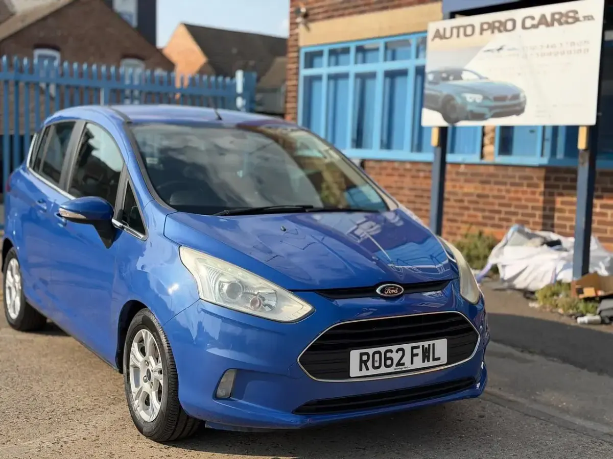 Used Ford B-MAX Zetec 105 HP (77 kW) 2012 Blue MPV