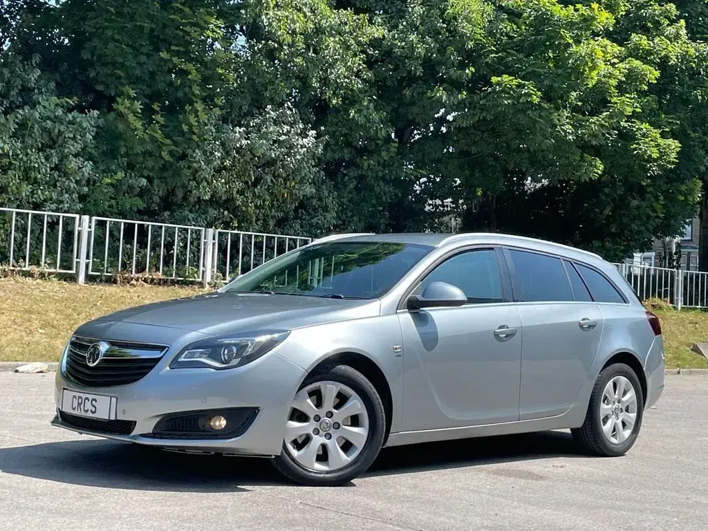Used Vauxhall Insignia SRi 163 HP (119 kW) 2015 Silver Estate