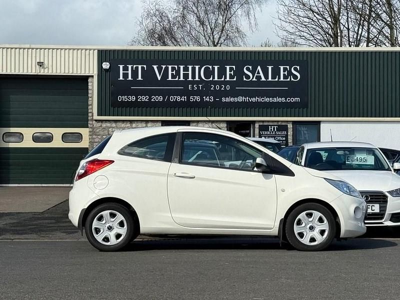 Used Ford Ka S 69 HP (50 kW) 2013 White Hatchback