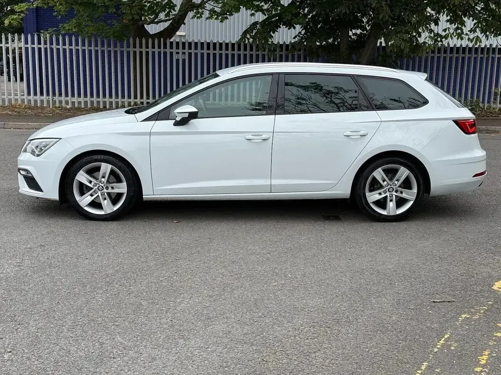 Used Seat Leon ST FR 150 HP (110 kW) 2017 White Estate