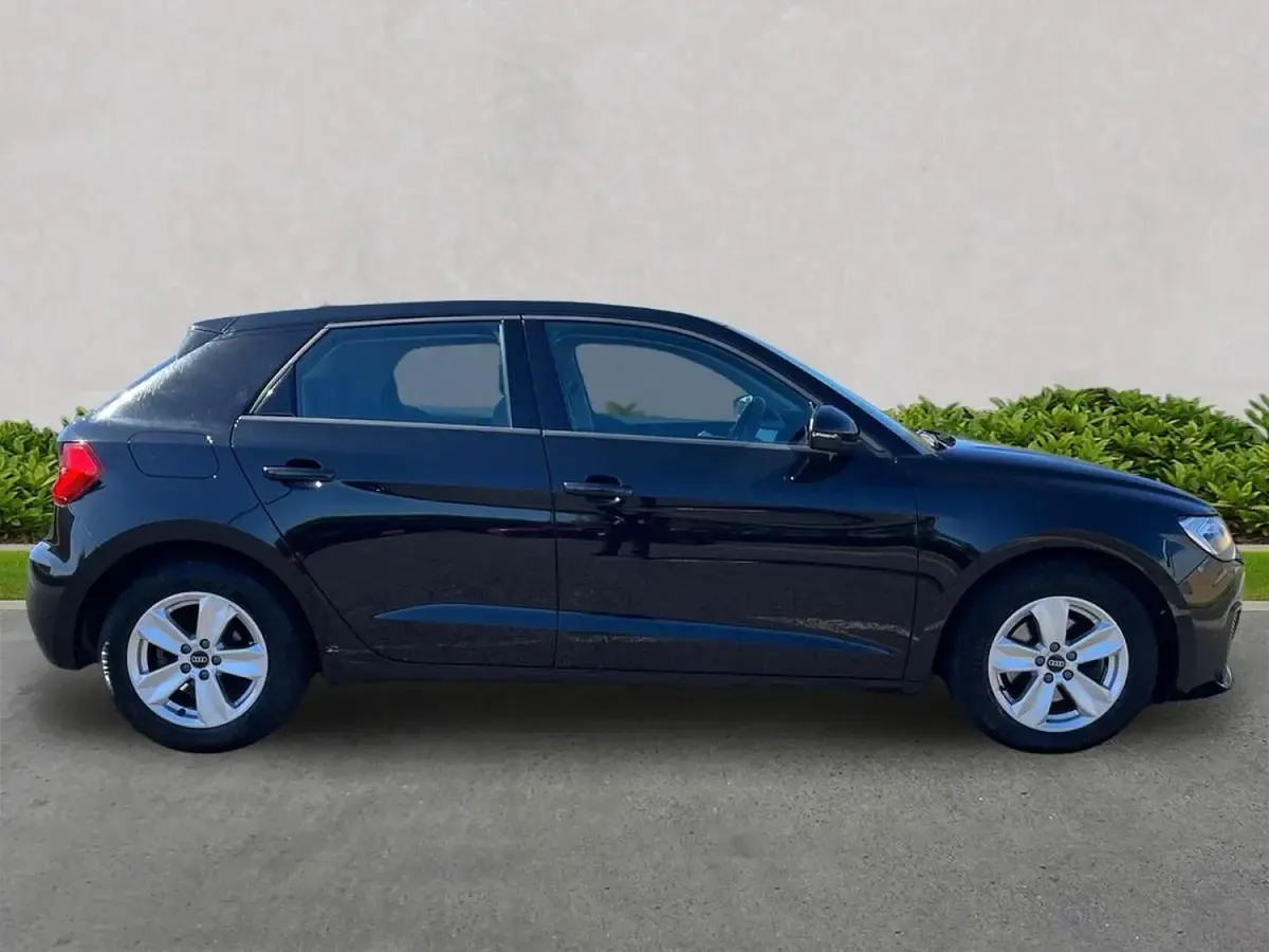 Usado Audi A1 Premium 108 HP (79 kW) 2023 Preto SUV