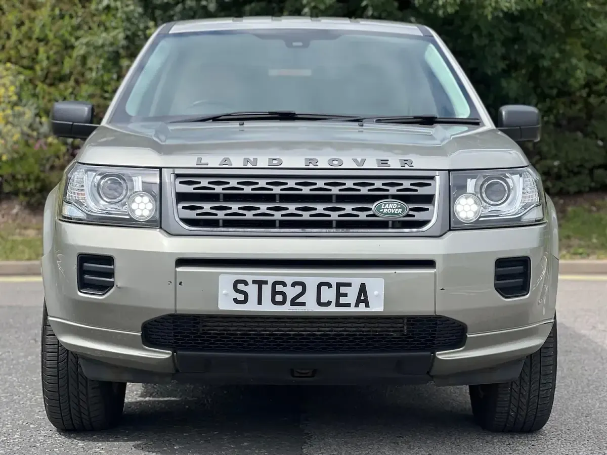 Used Land Rover Freelander 2 S 150 HP (110 kW) 2012 Gold SUV