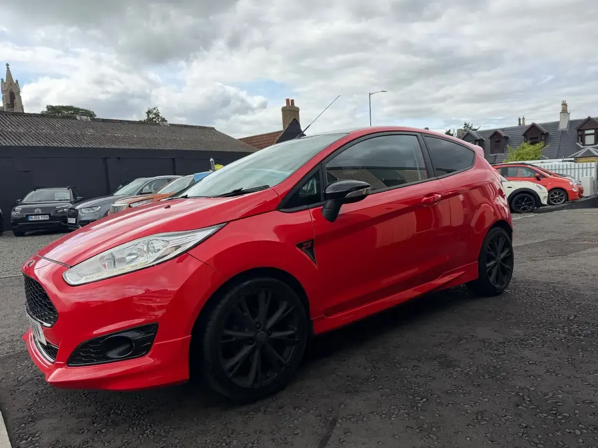 Used Ford Fiesta Zetec 2016 Red Hatchback