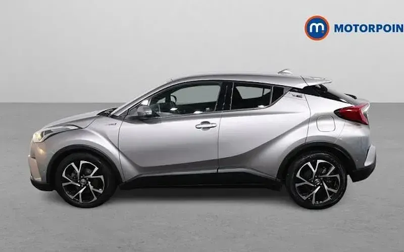 Second-hand Toyota C-HR Design 122 CP (89 kW) 2019 Argintiu SUV