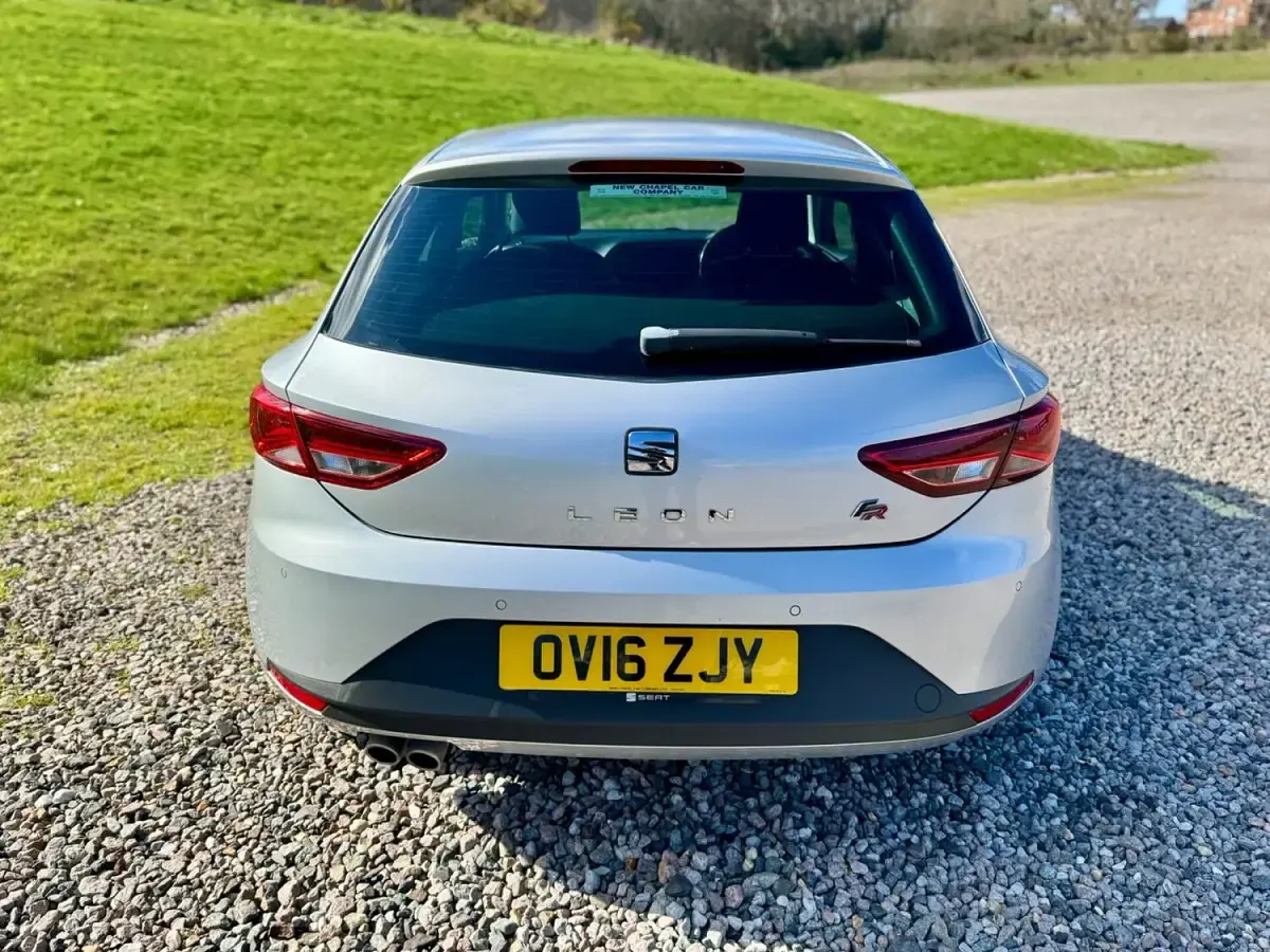 Used Seat Leon FR 150 HP (110 kW) 2016 Silver Hatchback