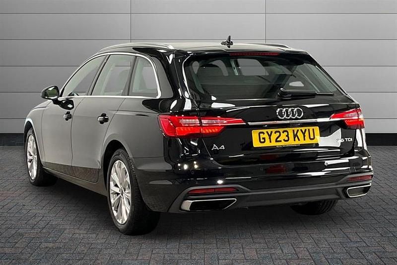 Used Audi A4 Comfort 163 HP (119 kW) 2023 Black Estate
