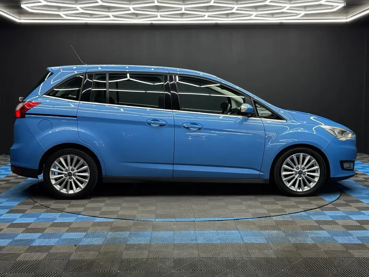 Used Ford Grand C-Max Titanium 2016 Blue MPV