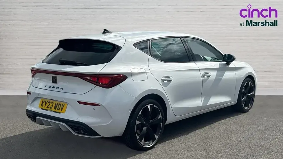 Used Cupra Leon 150 HP (110 kW) 2023 Nevada white