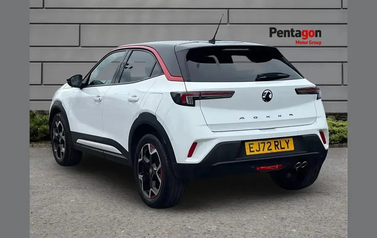 Used Vauxhall Mokka GS Line 128 HP (94 kW) 2022 White SUV