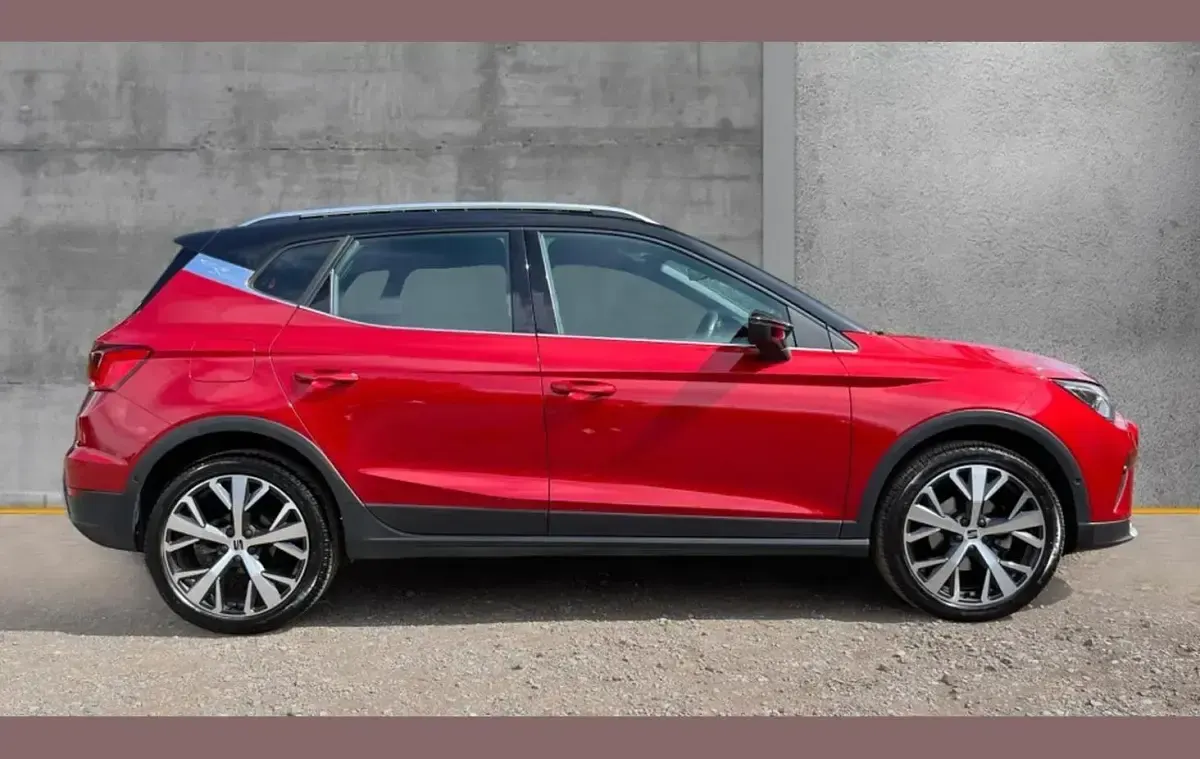Used Seat Arona Xperience Lux 110 HP (80 kW) 2023 Desire red/midnight black SUV