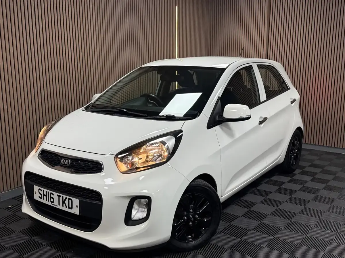 Used Kia Picanto 84 HP (61 kW) 2016 White Hatchback
