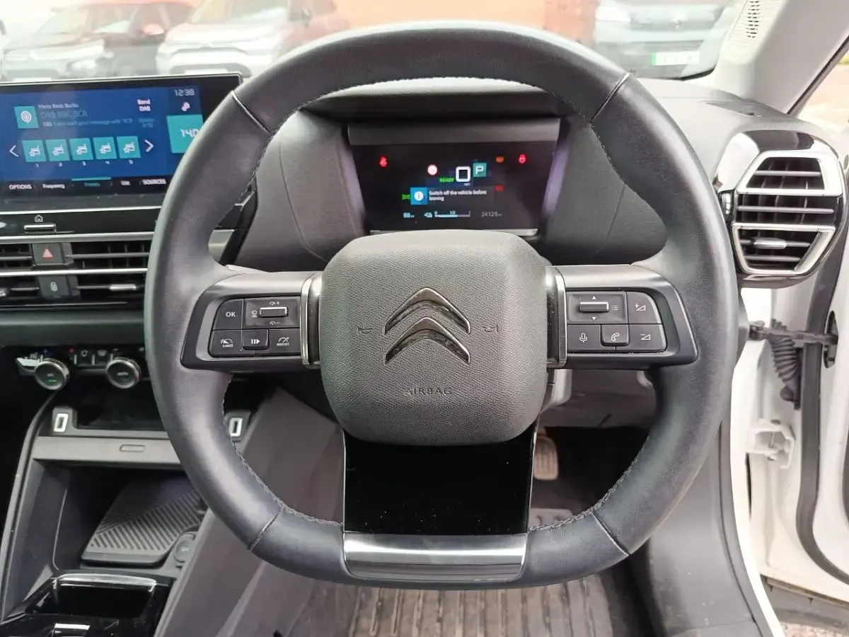 Usado Citroën e-C4 Shine 98 kW (134 HP) 2021 Branco Citadino