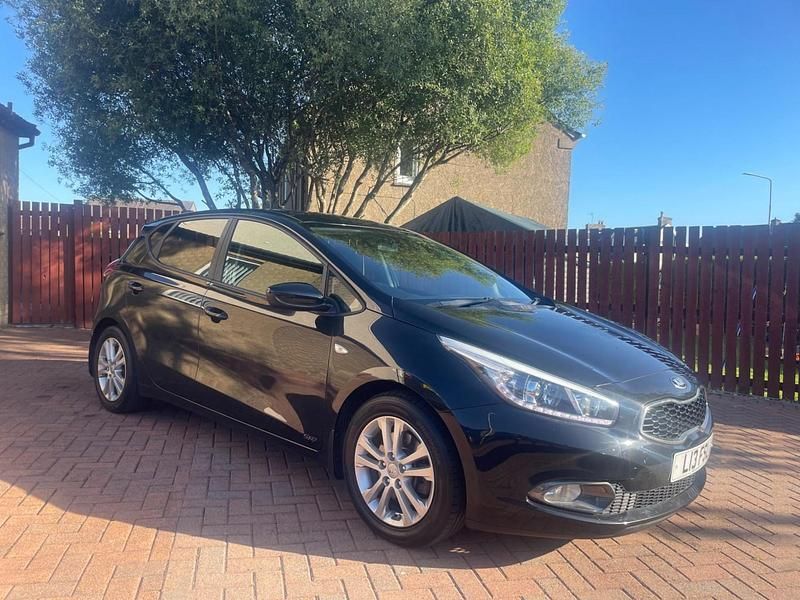 Black Used 2015 Kia Ceed Hatchback | £6,350 (Fair price) - Image 1/4