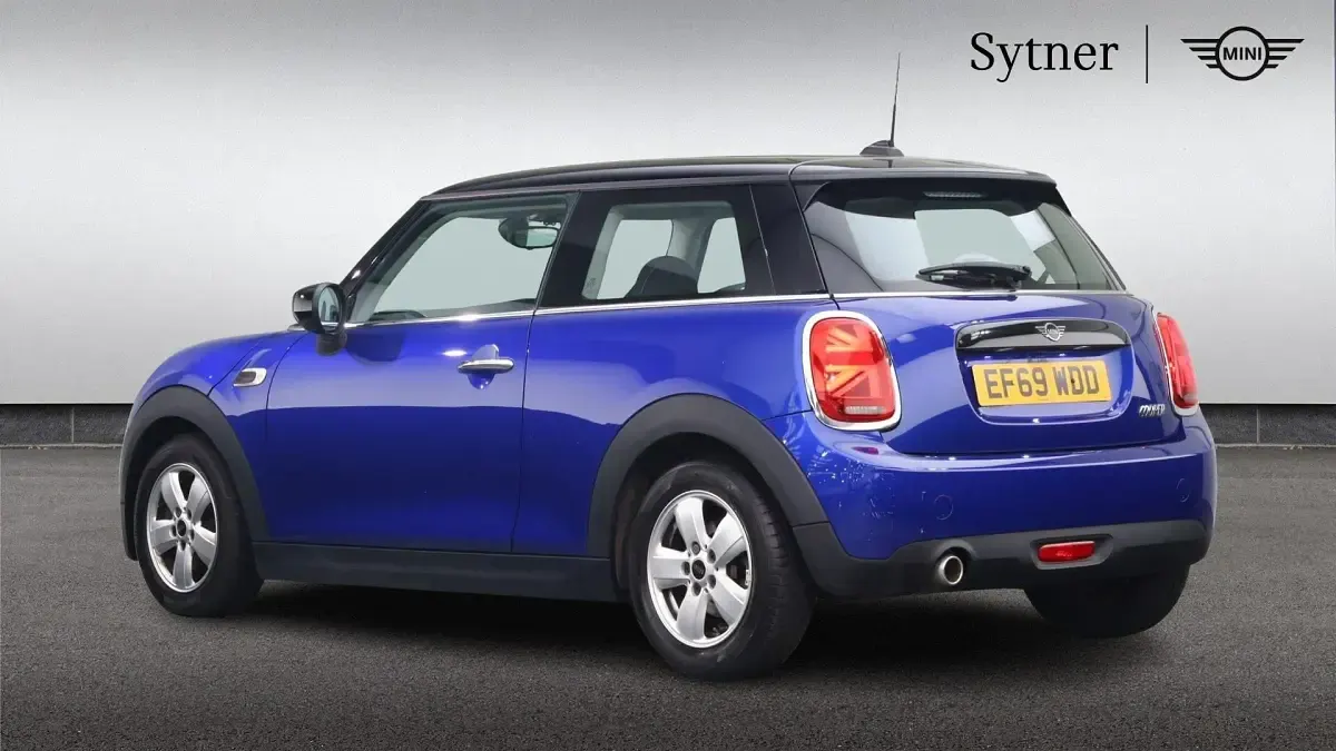 Used Mini Cooper Classic 134 HP (98 kW) 2020 Blue Hatchback