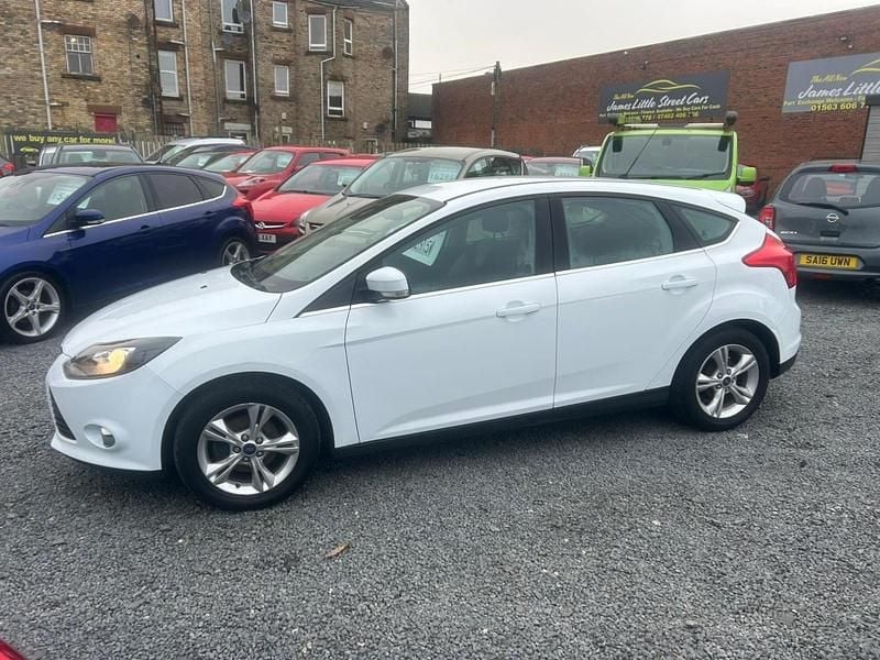 Used Ford Focus Zetec 2013 White Hatchback