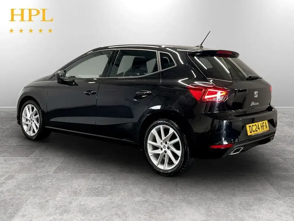 Begagnad Seat Ibiza FR 95 HK (69 kW) 2024 Svart Halvkombi