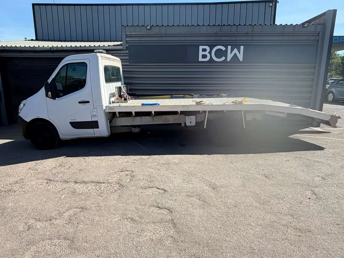 Used Vauxhall Movano 130 HP (95 kW) 2018 White MPV