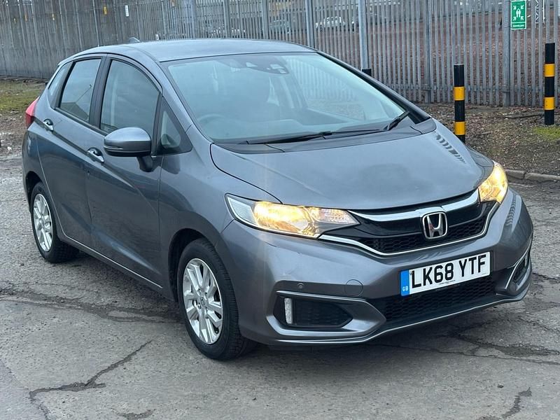 Used Honda Jazz SE 102 HP (75 kW) 2019 Grey Hatchback