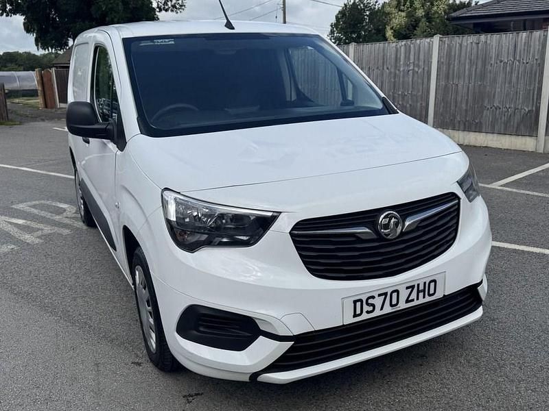 Used Vauxhall Combo Sportive 100 HP (73 kW) 2020 White MPV