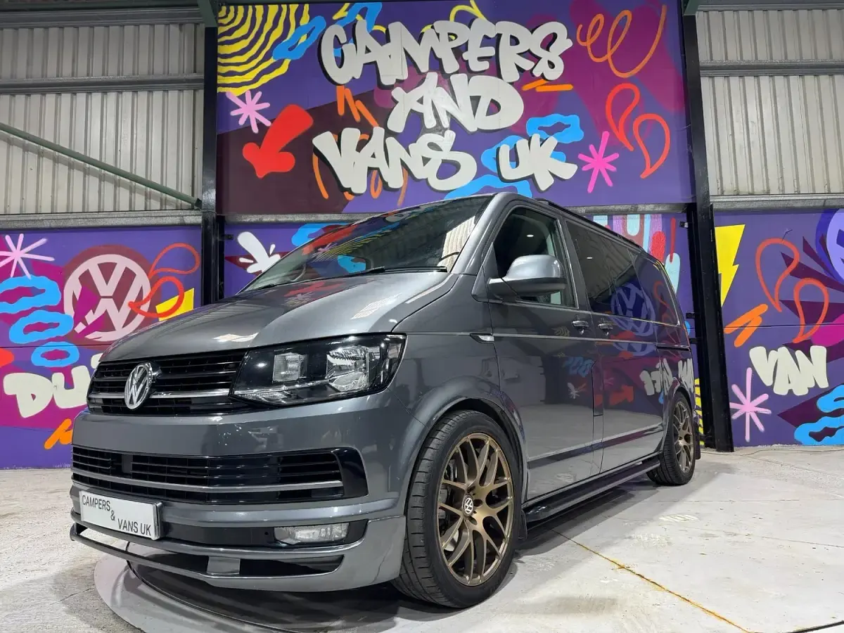 Used VW Transporter 204 HP (150 kW) 2018 Grey Van