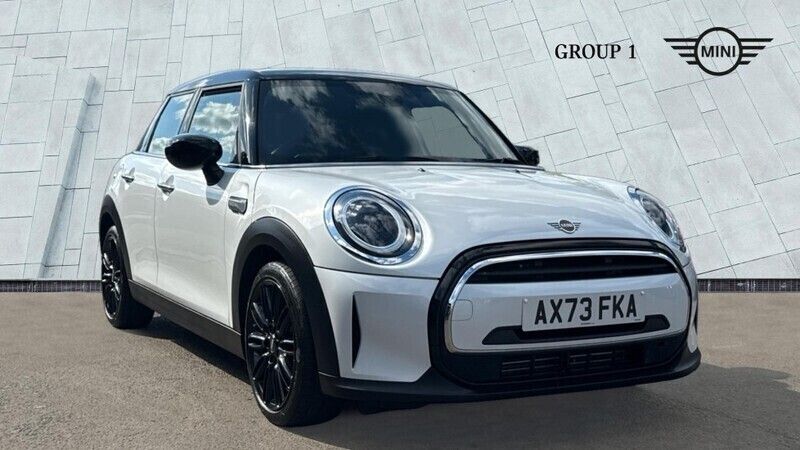 White Used 2024 Mini Cooper Exclusive Hatchback | £21,955 (Fair price) - Image 1/4