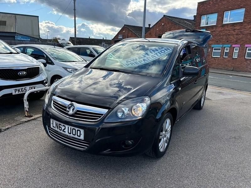 Black Used 2012 Vauxhall Zafira Design Edition MPV | £3,995 (A bit pricey) - Image 1/4