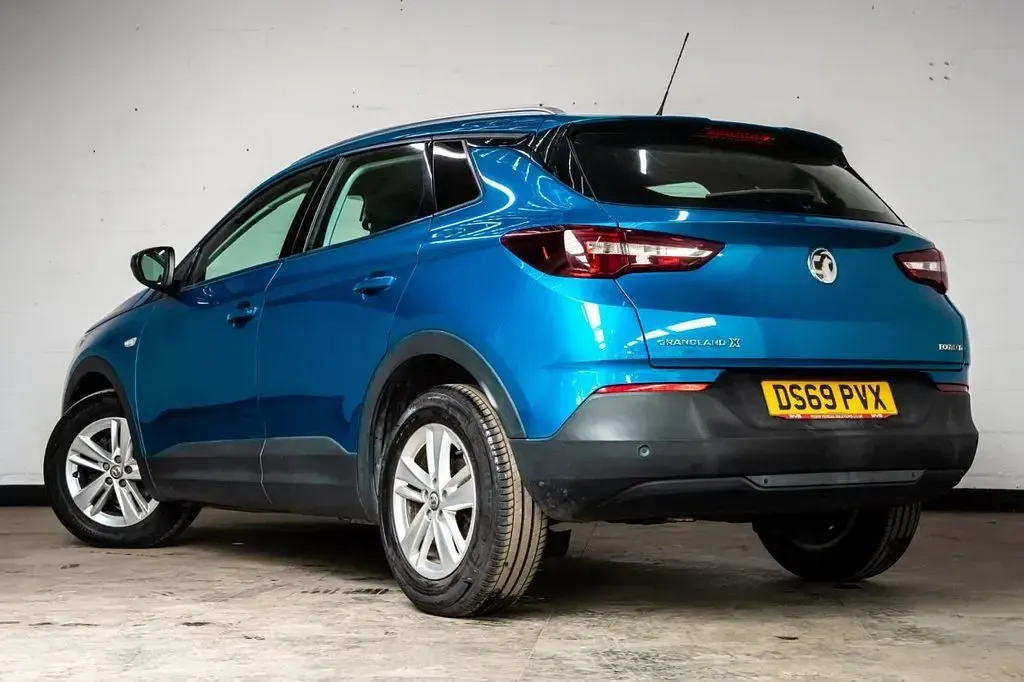 Used Vauxhall Grandland X S 130 HP (95 kW) 2019 Blue SUV