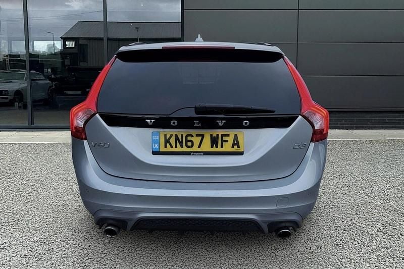 Used Volvo V60 R-Design 150 HP (110 kW) 2017 Silver Estate