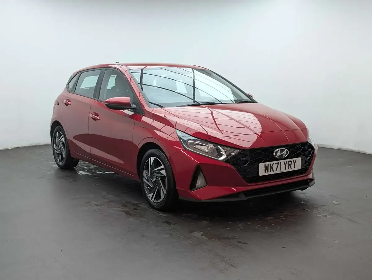 Used Hyundai i20 100 HP (73 kW) 2021 Red Hatchback