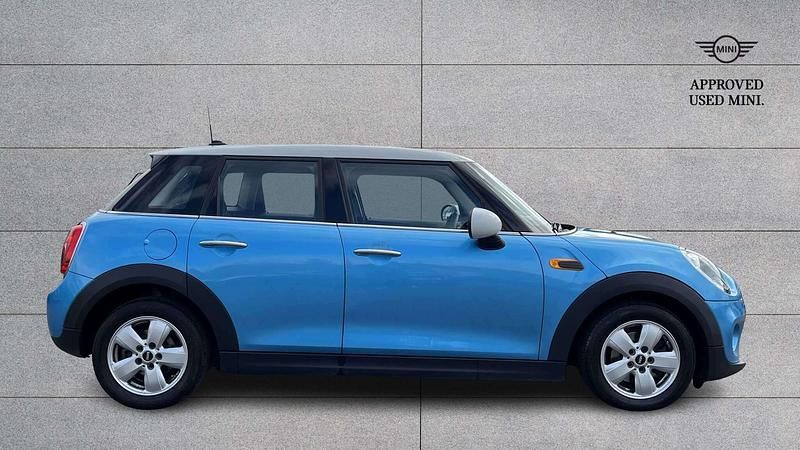 Used Mini Cooper Hatch 134 HP (98 kW) 2017 Blue Hatchback
