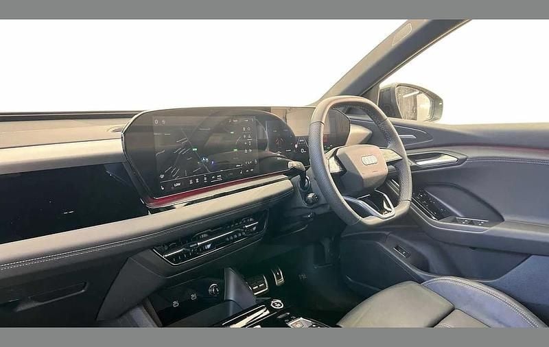 Begagnad Audi Q6 e-tron S-Line 284 kW (387 HK) 2024 Svart SUV