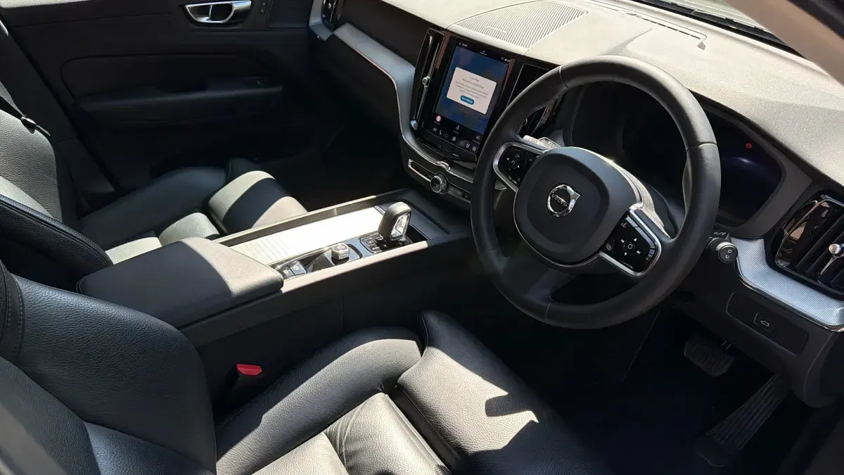 Used Volvo XC60 Plus 197 HP (144 kW) 2023 Black SUV