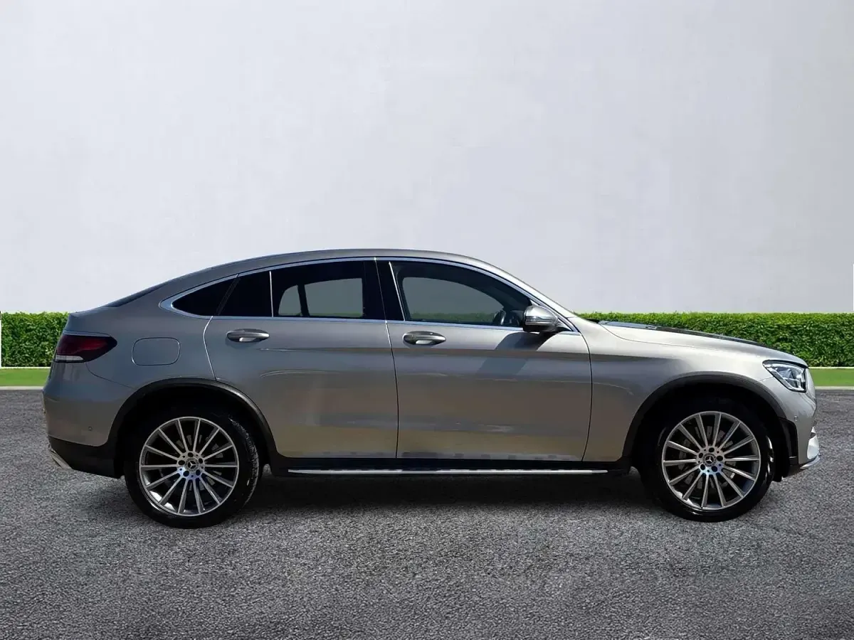 Used Mercedes GLC300 AMG Line Premium 258 HP (189 kW) 2021 Silver SUV