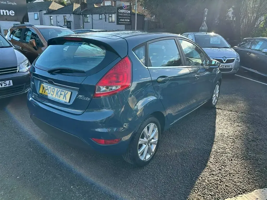 Used Ford Fiesta Zetec 67 HP (49 kW) 2009 Green Hatchback
