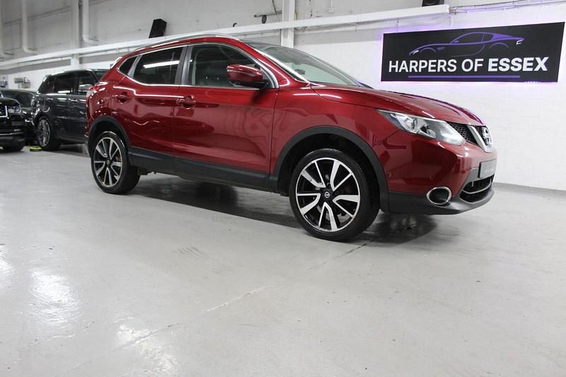 Red Used 2017 Nissan Qashqai S SUV | £6,495 (Fair price) - Image 1/4