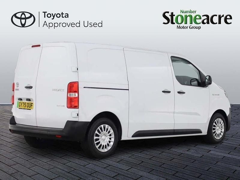 New Toyota Proace 100 kW (136 HP) 2025 White MPV
