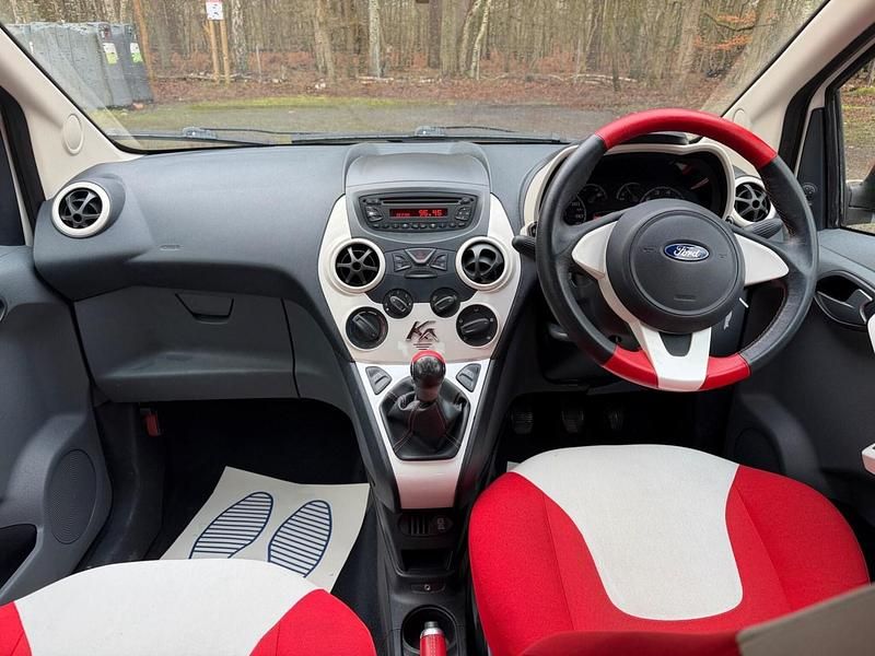 Used Ford Ka Zetec 69 HP (50 kW) 2010 White Hatchback
