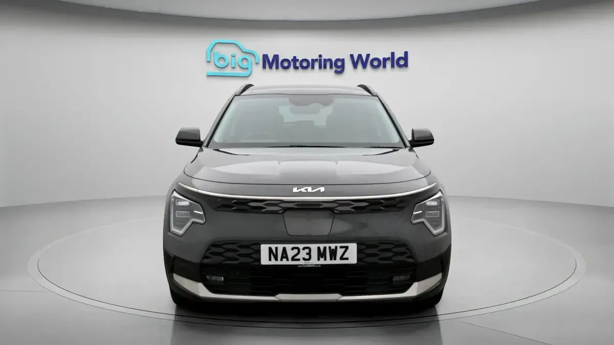 Used Kia e-Niro 147 kW (201 HP) 2023 Grey SUV