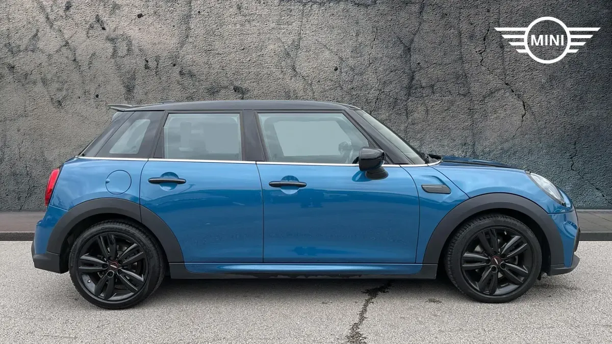Used Mini Cooper Hatch 134 HP (98 kW) 2023 Blue Hatchback