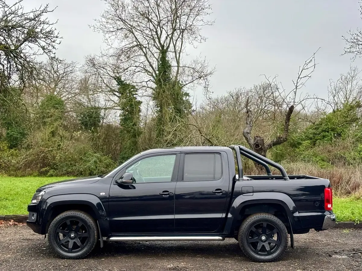 Used VW Amarok Highline 180 HP (132 kW) 2013 Black Pickup