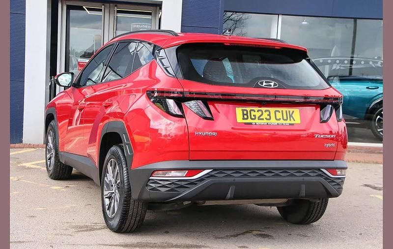 Used Hyundai Tucson SE 227 HP (166 kW) 2023 Red SUV
