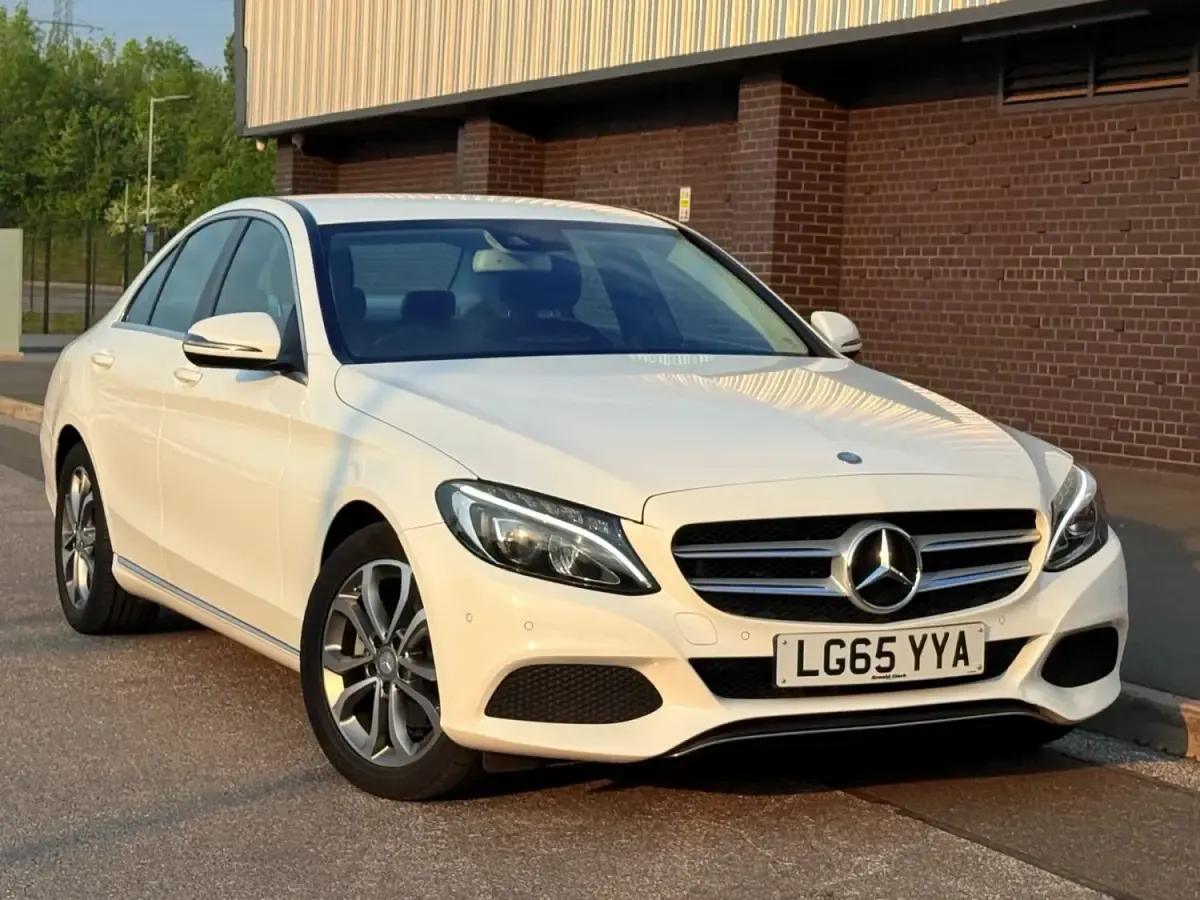 Usado Mercedes C220 170 HP (125 kW) 2015 Branco Sedan