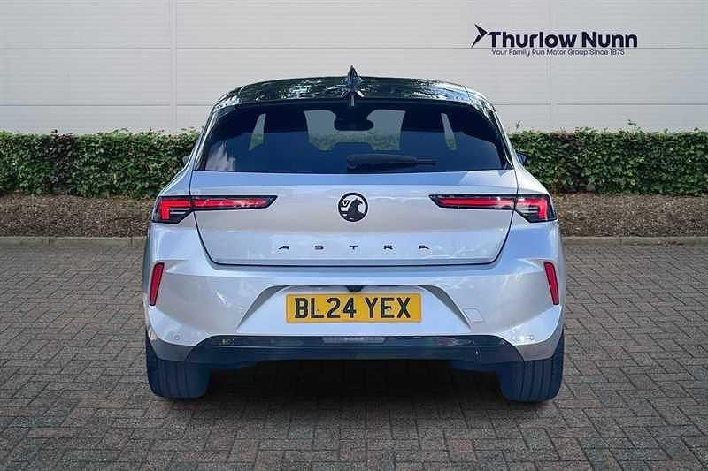Second-hand Vauxhall Astra Ultimate 130 CP (95 kW) 2024 Gri Hatchback